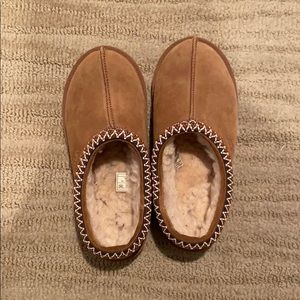 Barely worn UGG Slippers